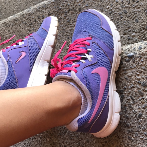 Nike running shoes - Picture 2 of 5